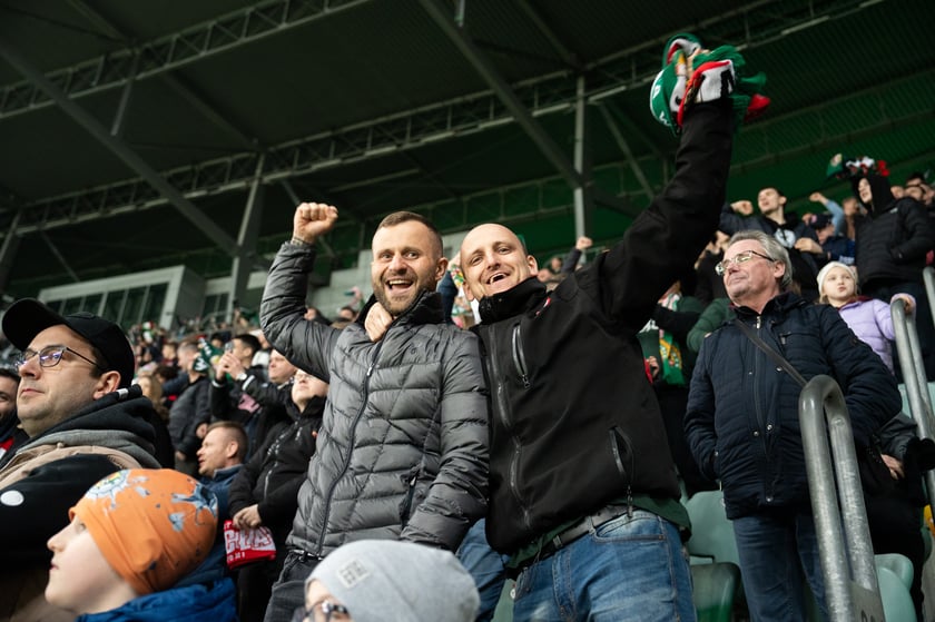 Kibice na meczu Śląska z Widzewem (2 marca 2024) na Tarczyński Arenie